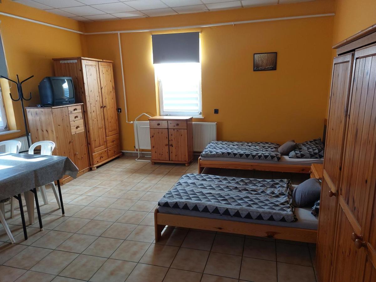 Appartement Collingo Belvarosi Szallas à Kazincbarcika Extérieur photo