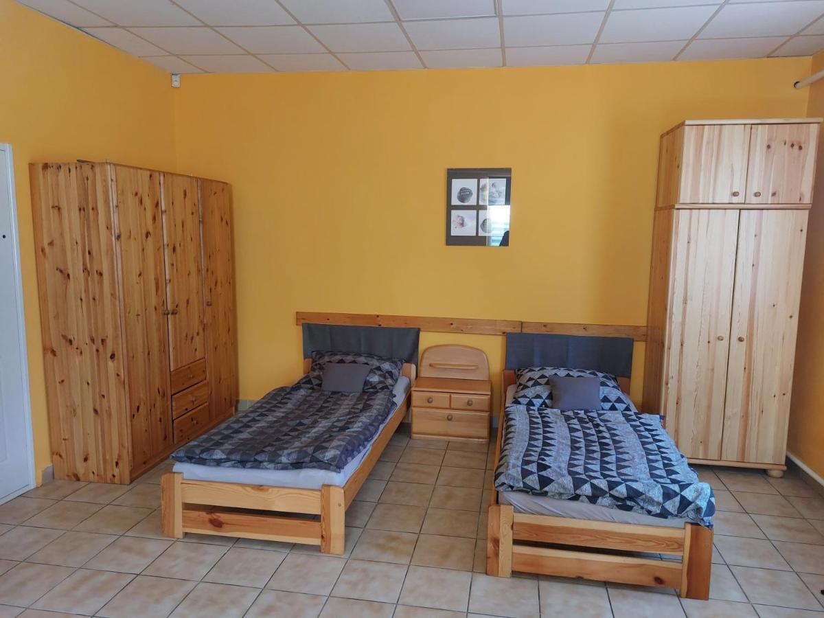 Appartement Collingo Belvarosi Szallas à Kazincbarcika Extérieur photo