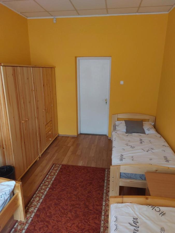 Appartement Collingo Belvarosi Szallas à Kazincbarcika Extérieur photo