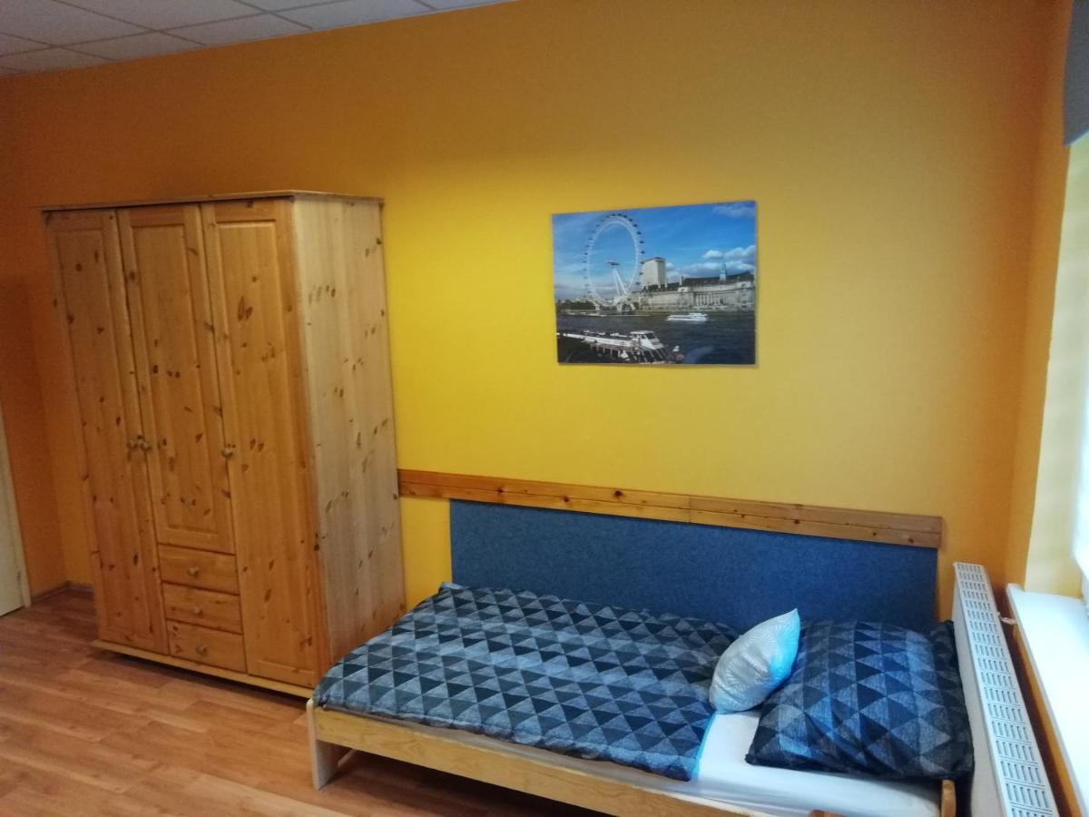 Appartement Collingo Belvarosi Szallas à Kazincbarcika Chambre photo